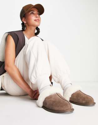 UGG Scuffette II slippers in espresso