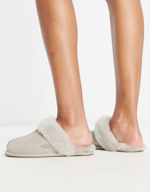 Ugg light grey hot sale scuffette ii slippers