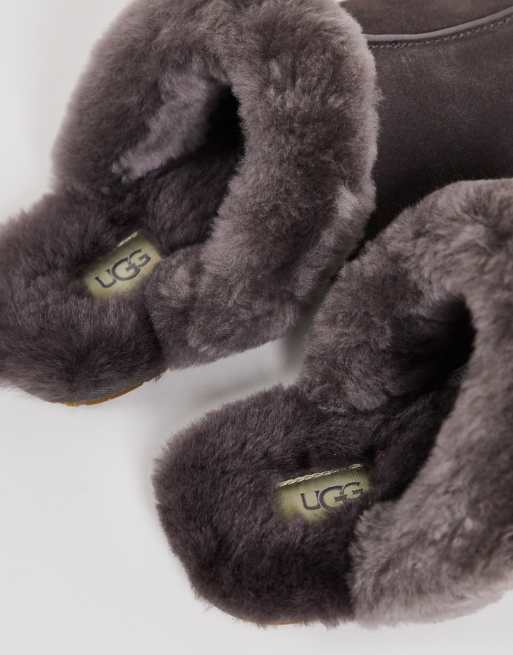 Taupe discount ugg slippers