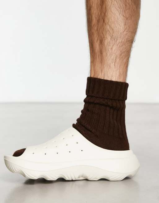UGG Slide It moulded clogs in sand, 3 of 4