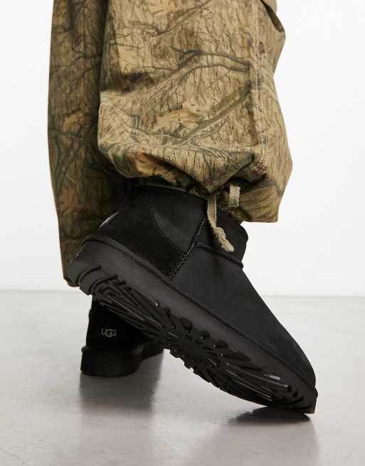 UGG - Ultra - Stivaletti neri in camoscio, 2 di 4