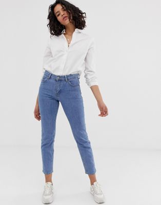 Модели джинсов с завышенной талией