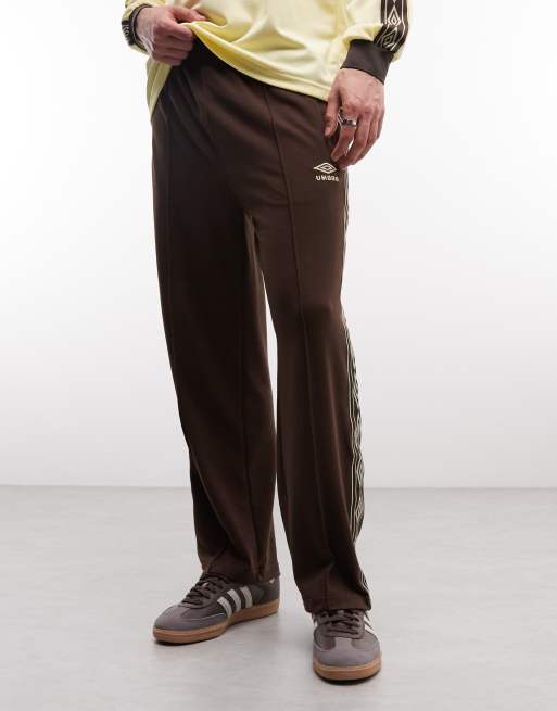 Umbro – Brązowe spodnie dresowe z lampasami, 2 z 5