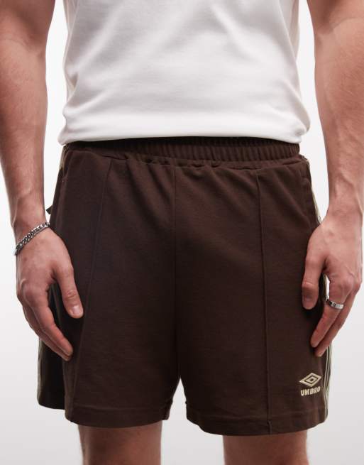 Umbro – Brązowe szorty dresowe z lampasami, 4 z 5