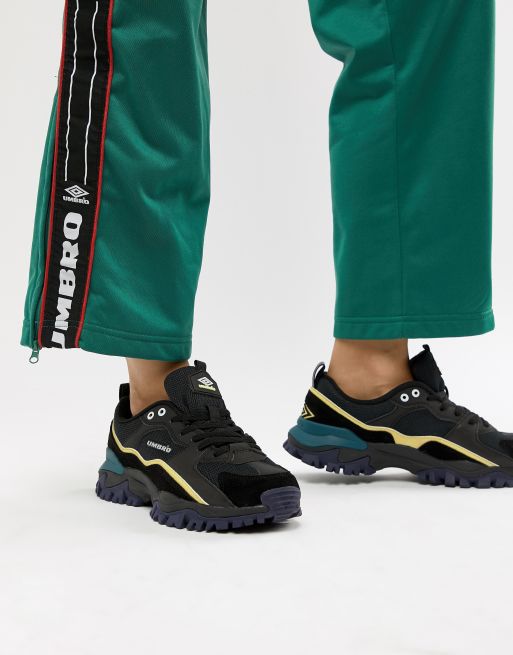 Umbro Bumpy Trainers In Black Asos