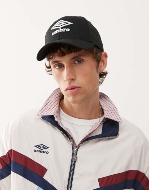 Umbro - Cappellino basic nero con logo sovrapposto in 3D - view 1