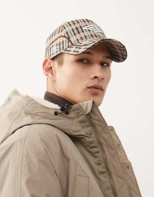 Umbro Umbro checked print logo cap in beige-Neutral