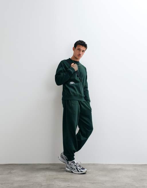 Umbro Culture sweater in groen, 2 van 5