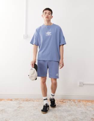 Drill embroidered logo shorts in blue