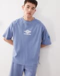[Umbro] Umbro drill embroidered logo t-shirt in blue L Mid blue