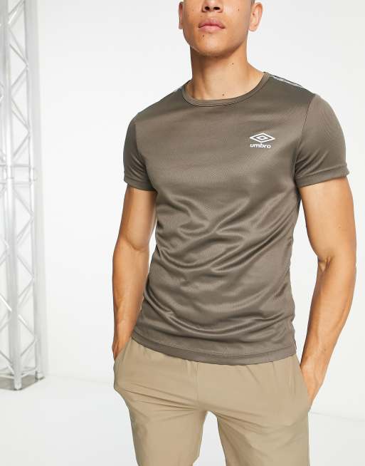 Umbro – Fitness-T-Shirt aus Netzstoff in Anthrazit
