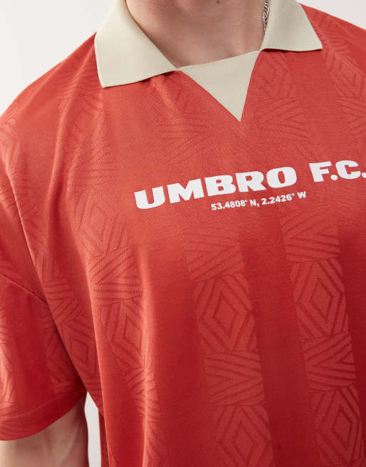 Umbro football shirt jersey t-shirt in red