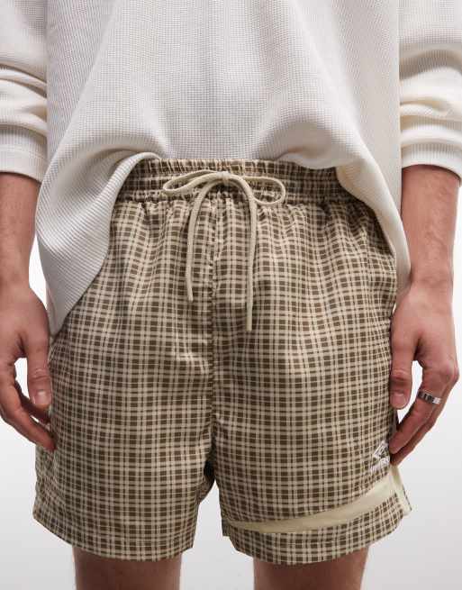 Umbro – Fußball-Shorts aus Webstoff in Braun kariert , 3 von 5