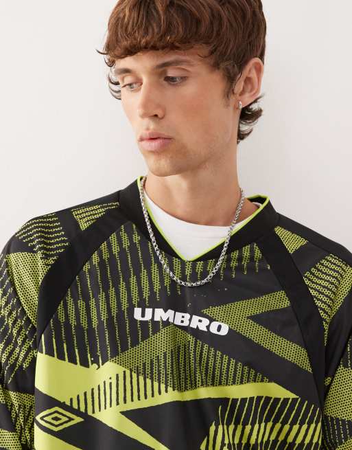 Umbro – Gemustertes Jersey-Longsleeve in Grün und Schwarz, 3 von 5