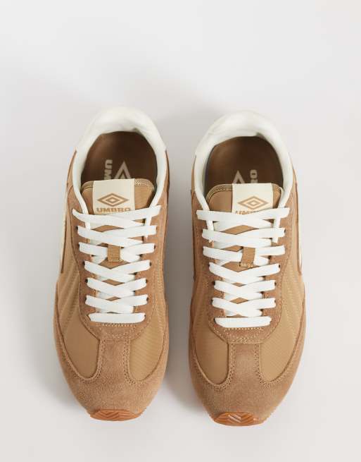 Umbro Gorton suede trainer in brown, 3 of 5