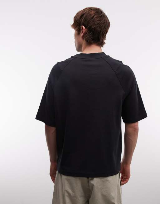Umbro – Iconic – Svart och grå t-shirt i oversize med boxig passform, 4 av 5