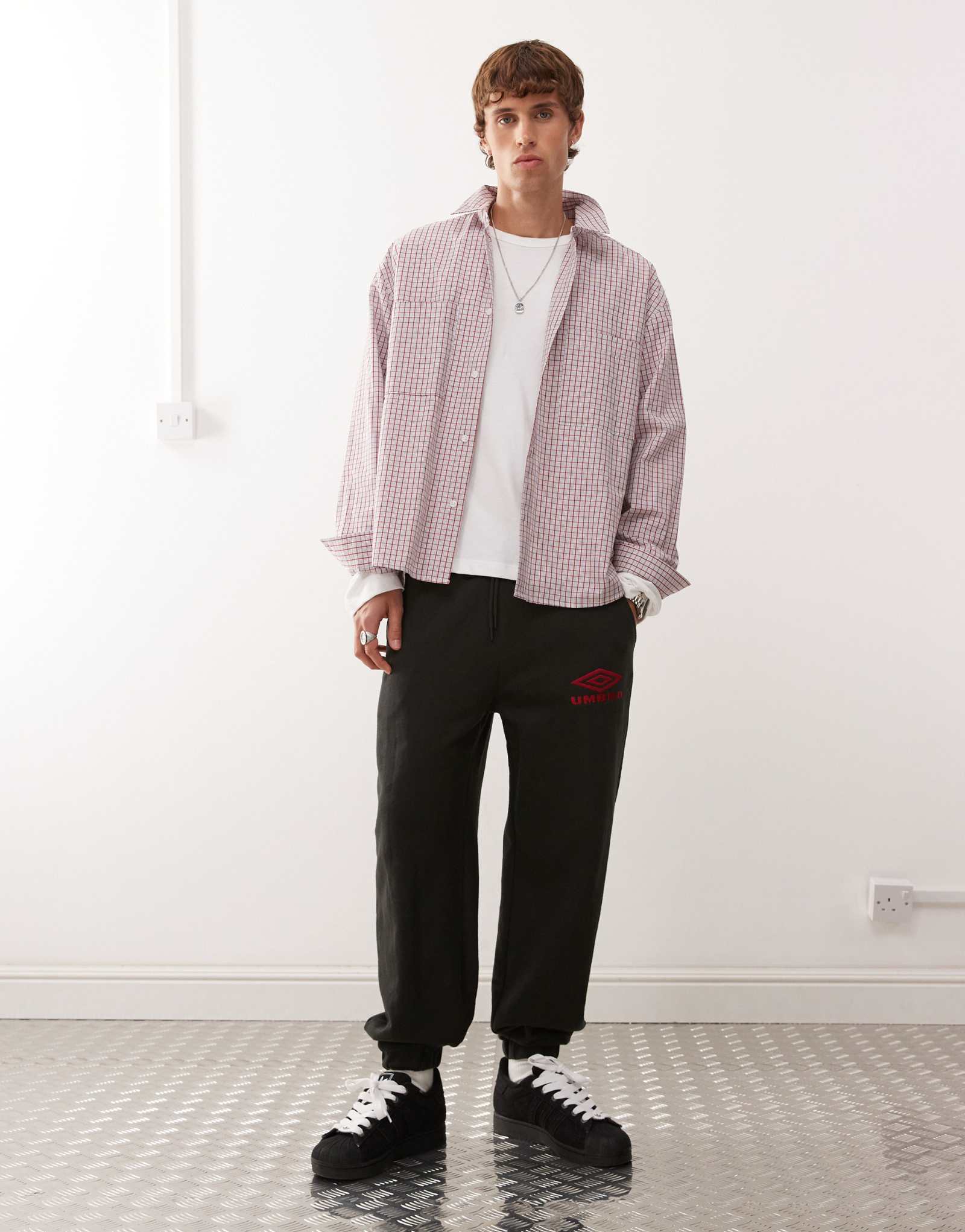 Культовые спортивные брюки Umbro черного цвета