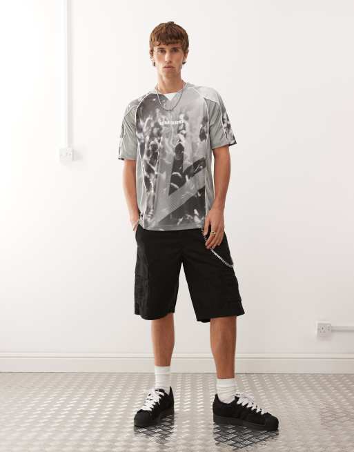 Umbro paneled raglan shirt in gray | ASOS