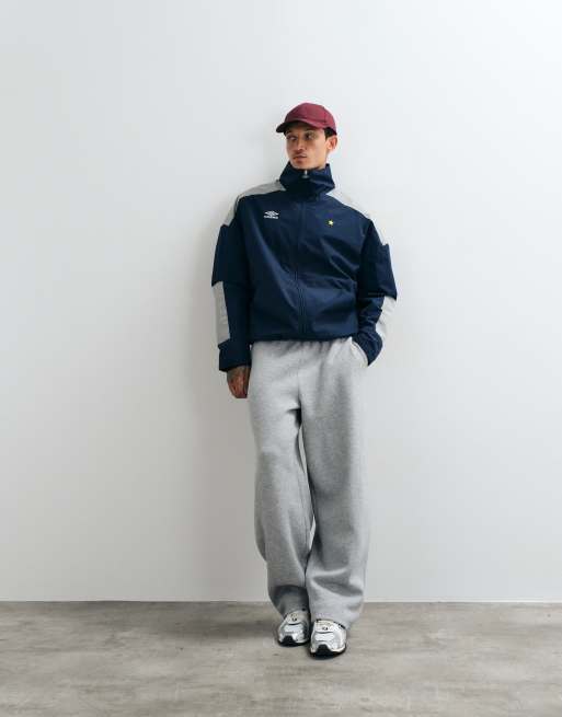 Umbro Panelled Boxy Jacket in navy, 3 of 5