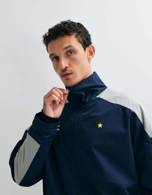 Umbro Panelled Boxy Jacket in navy, 4 of 5