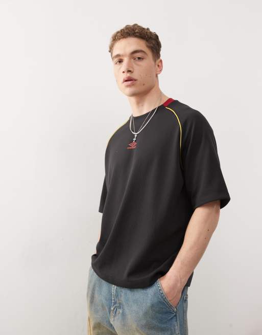 Umbro panelled mesh t-shirt in black