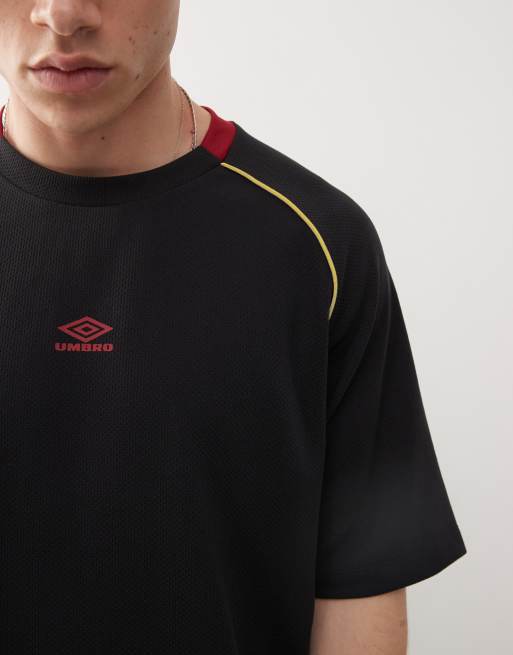 Umbro panelled mesh t-shirt in black