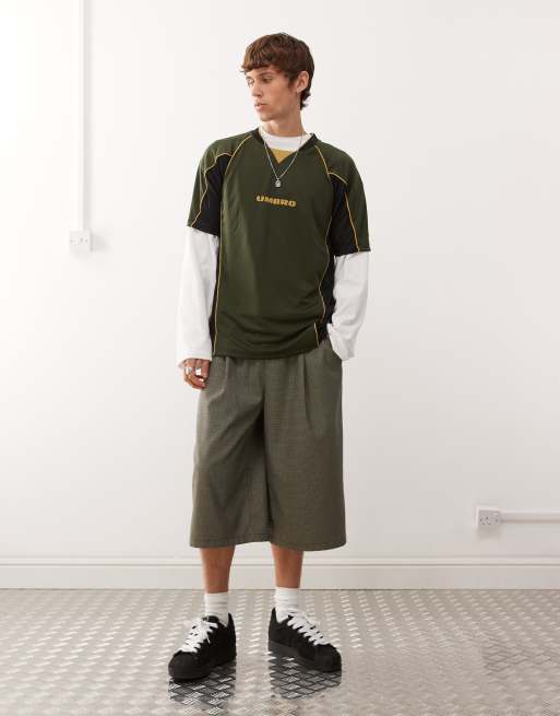 Umbro panelled raglan shirt in green, 2 of 5