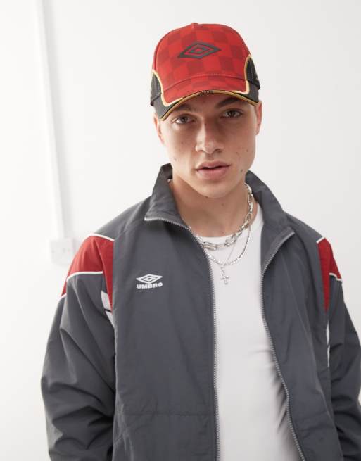 Umbro - Pet met logo en panelen in rood en zwart, 3 van 3
