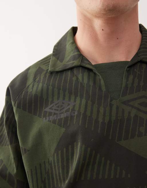Umbro printed drill top in khaki and black, 5 of 5