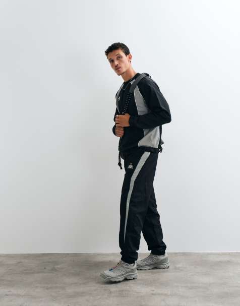 Umbro Relaxed Track Pant in black - view 1