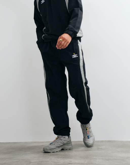 Umbro Relaxed Track Pant in black, 2 of 5