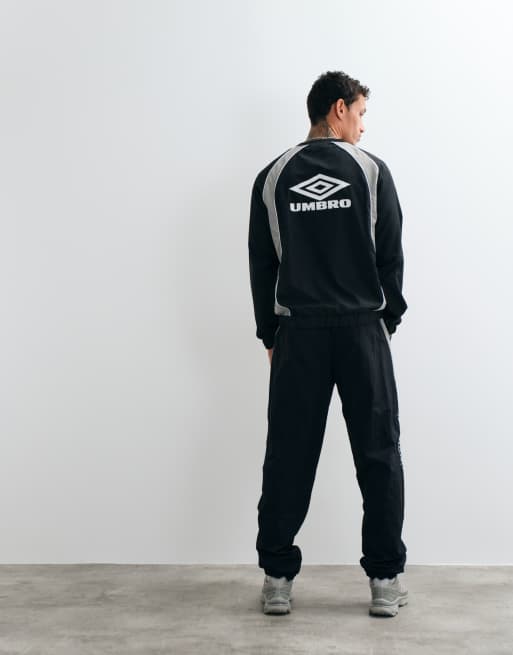 Umbro Relaxed Track Pant in black, 3 of 5