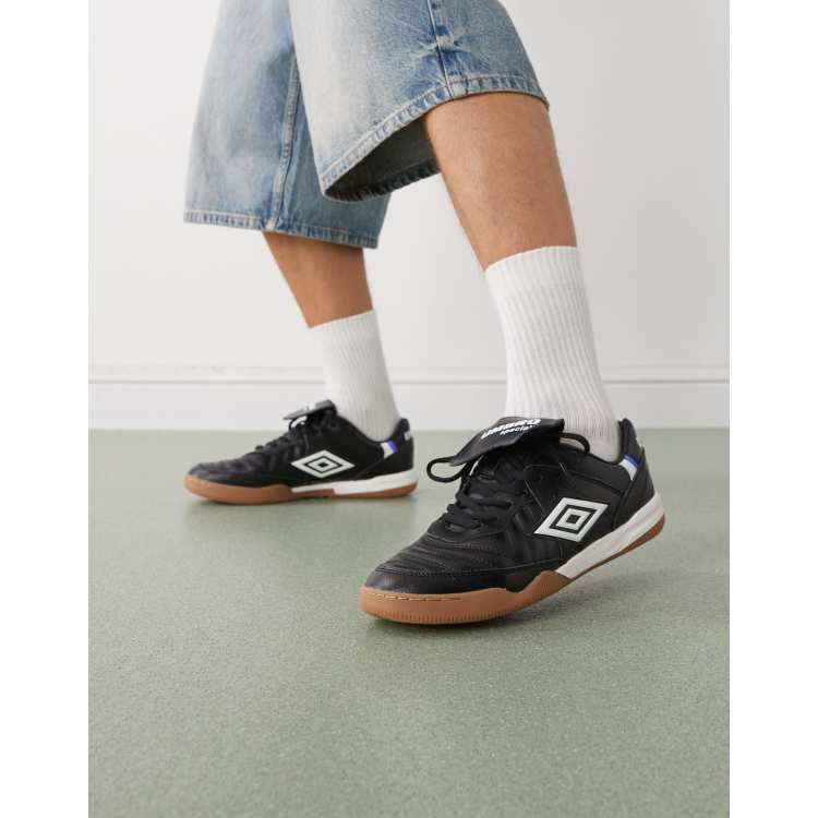 Umbro – Speciali – Leder-Sneaker in Schwarz ASOS