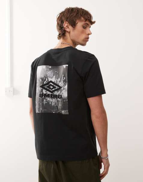 Umbro – T-Shirt in Schwarz mit Industrie-Grafik - view 1