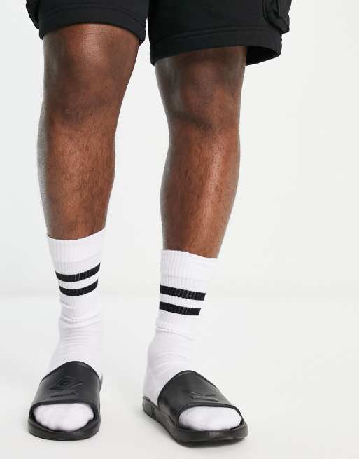 Umbro TT – Schwarze Slider