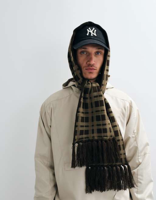 Umbro Umbro Check pattern knitted scarf in brown check, 3 of 3