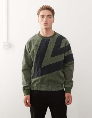 Umbro Umbro washed diamond drill sweatshirt in khaki-Green