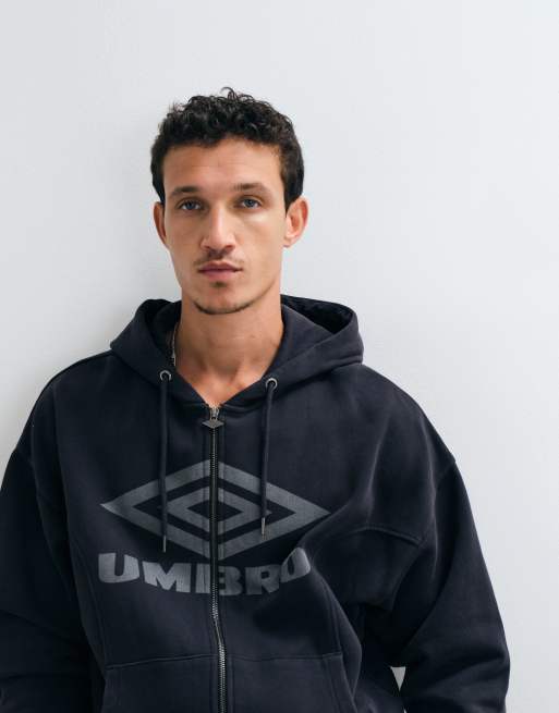 Umbro Washed Zip Through Hoodie in black, 2 of 5