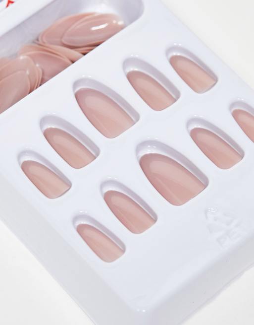 Uñas postizas Blush Suede de Elegant Touch, 3 de 4