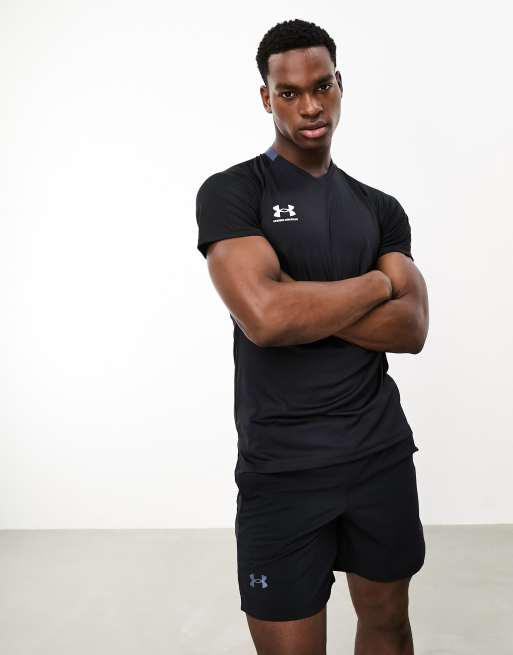 Under Armour Accelerate t-shirt in black