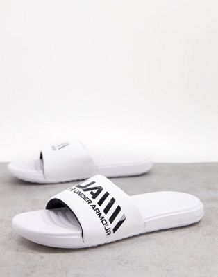 Chaussures, bottes et baskets Under Armour - Ansa - Claquettes de football à imprimé graphique - Blanc