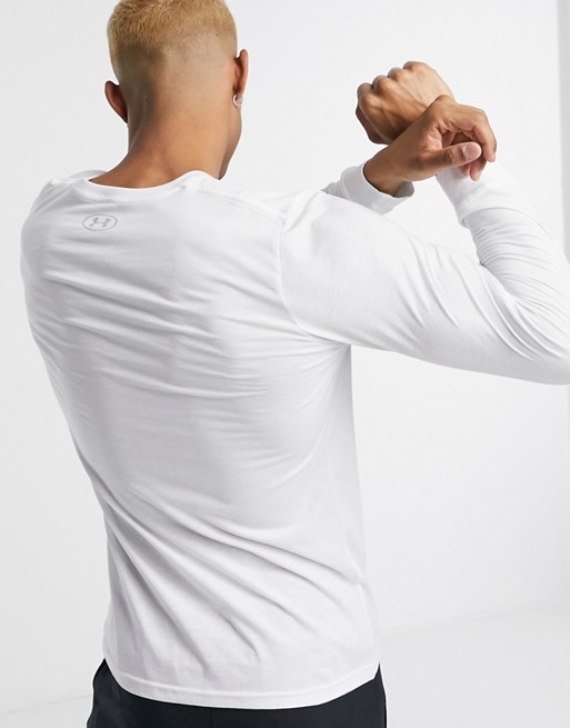Under Armour – Biały sportowy T-shirt z długim rękawem i logo JLWD