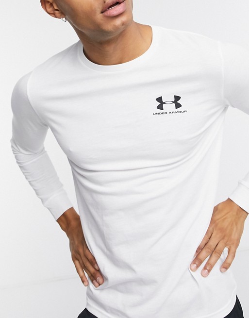 Under Armour – Biały sportowy T-shirt z długim rękawem i logo JLWD