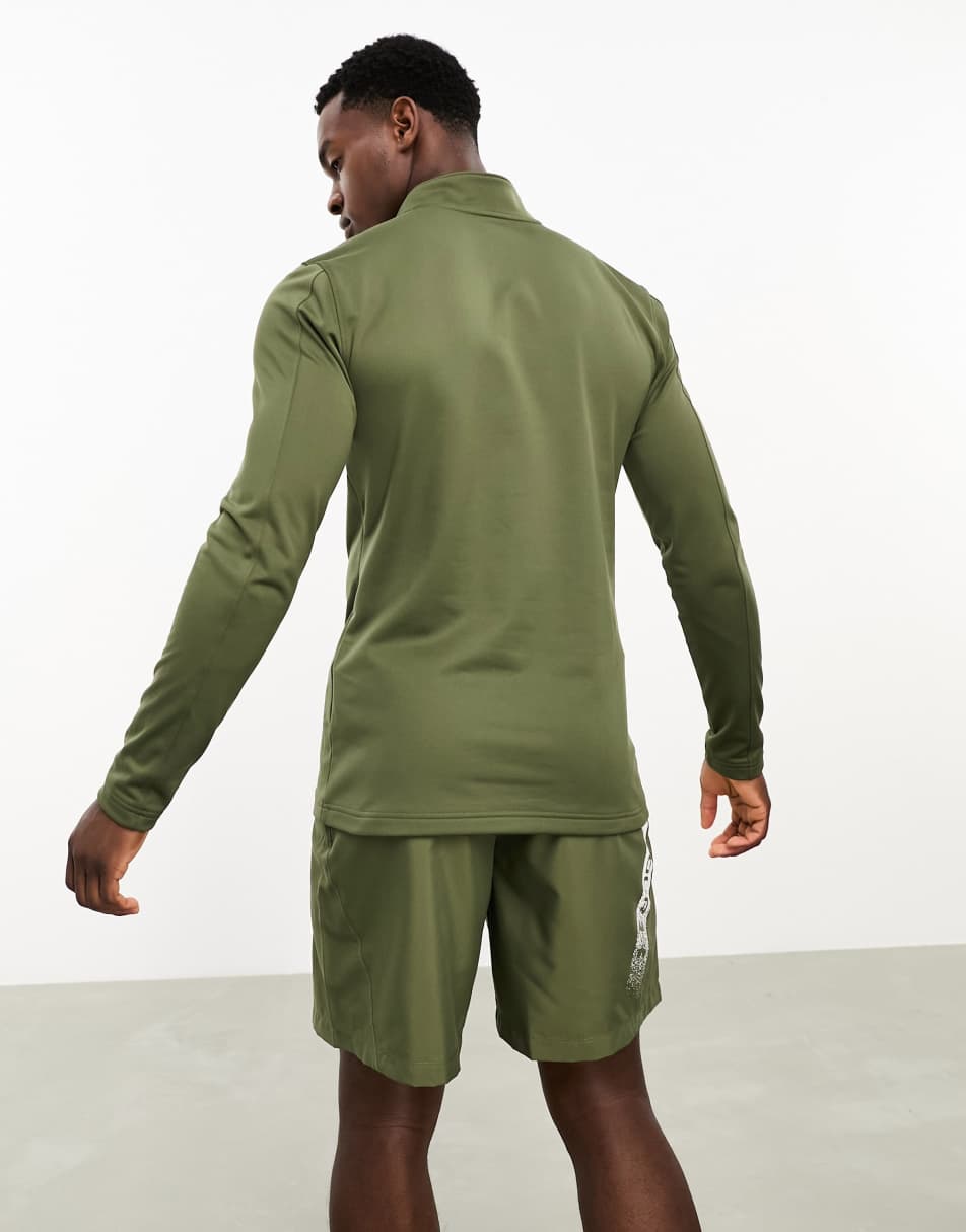 Under Armour Challenge midlayer in khaki