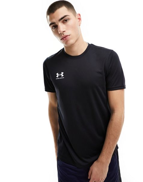 Under Armour Accelerate t-shirt in black