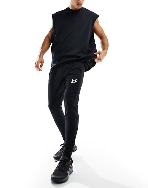 Under Armour Challenger training trackies in black
