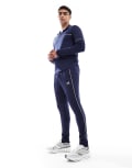 [Under Armour] Under Armour Challenger training trackies in midnight navy and white M NAVY
