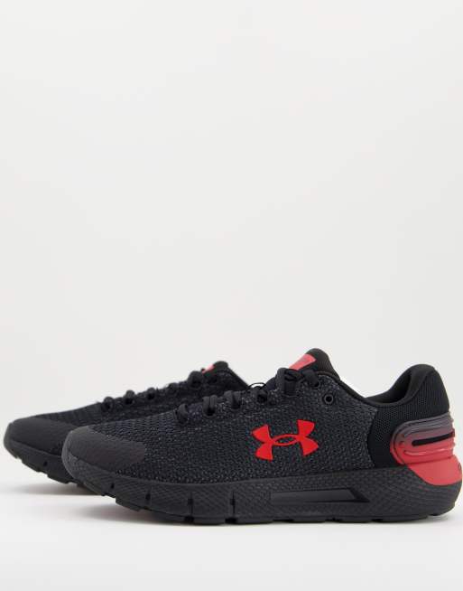 Under Armour - Charged Rogue 2.5 - Sneakers i sort og rød