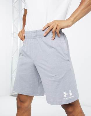 Under Armour – Graue Baumwollshorts mit Logo, Флісова шапка under armour