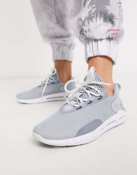 Under Armour – Graue Sneaker mit HOVR-Technologie
